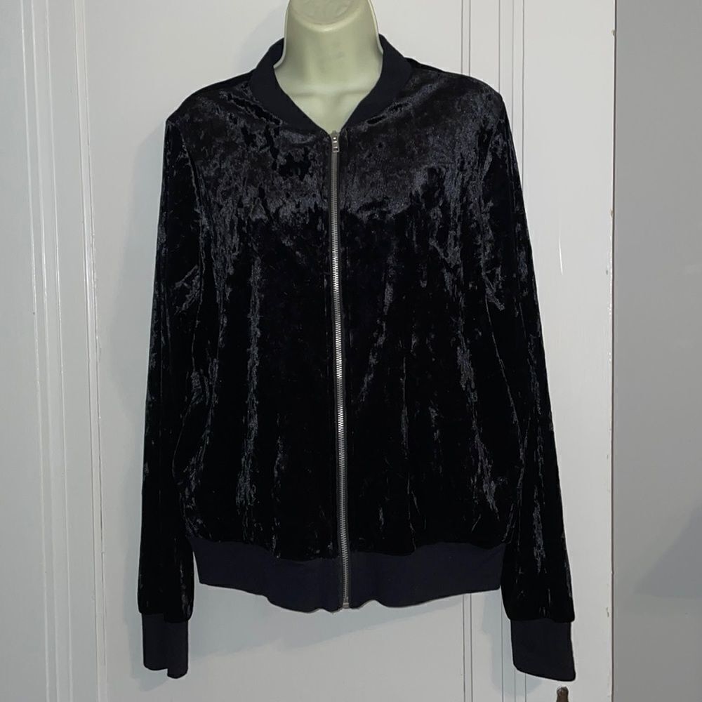 ‎Chris & Carol black velvet bomber jacket